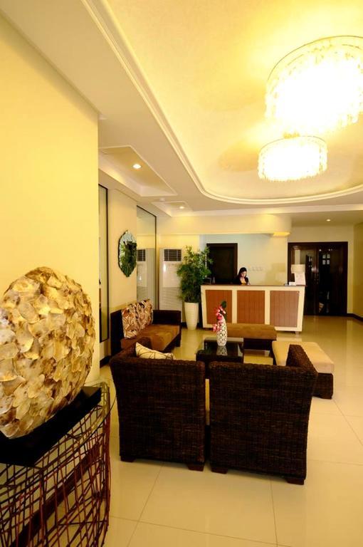 Orchard Hotel Davao Экстерьер фото
